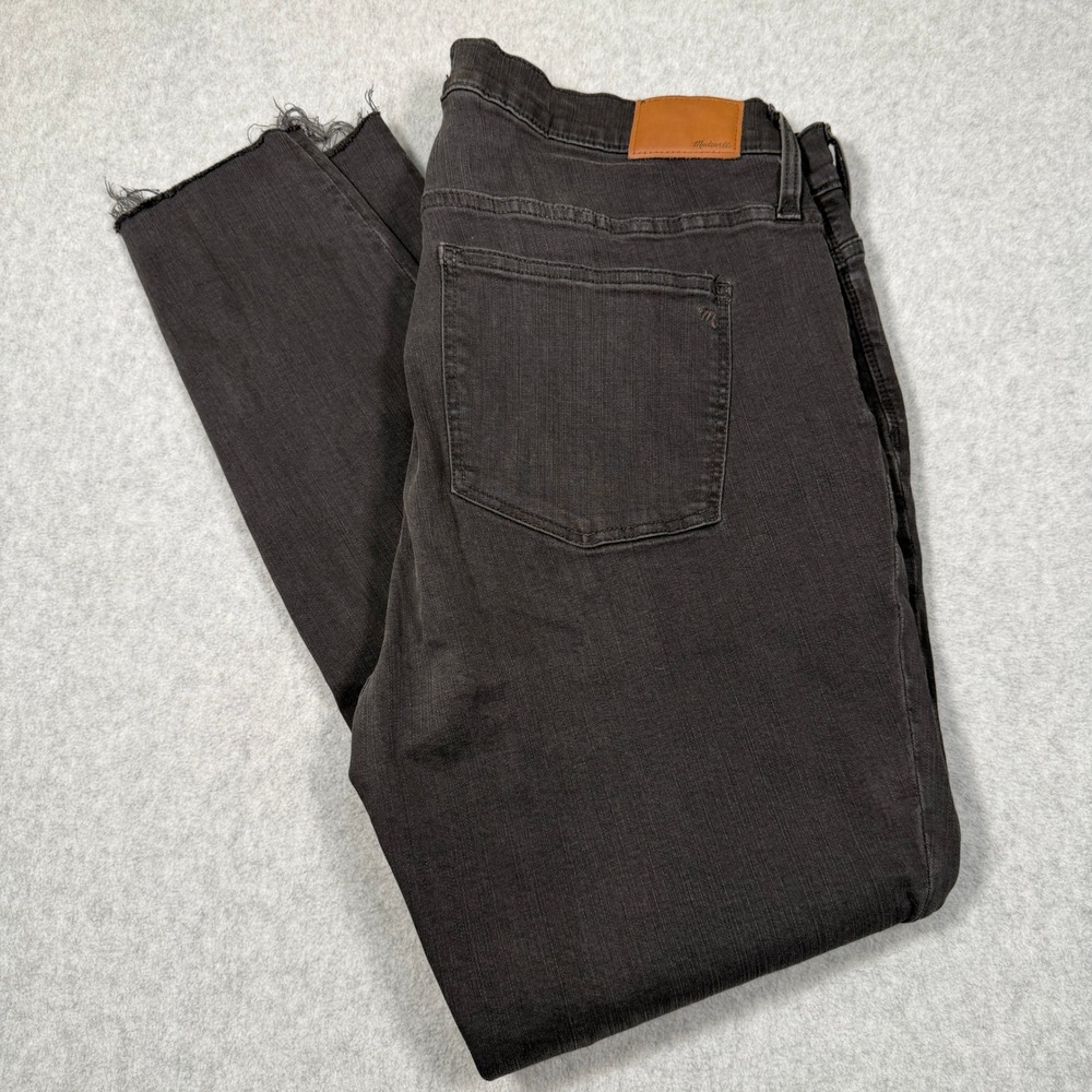 Madewell 9 High-Rise Skinny Jeans Faded Black Distressed Frayed Hem Size 34